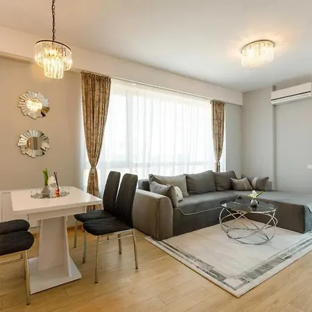 Yna Apartment Navodari