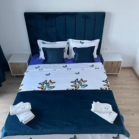 Yna Apartment Navodari